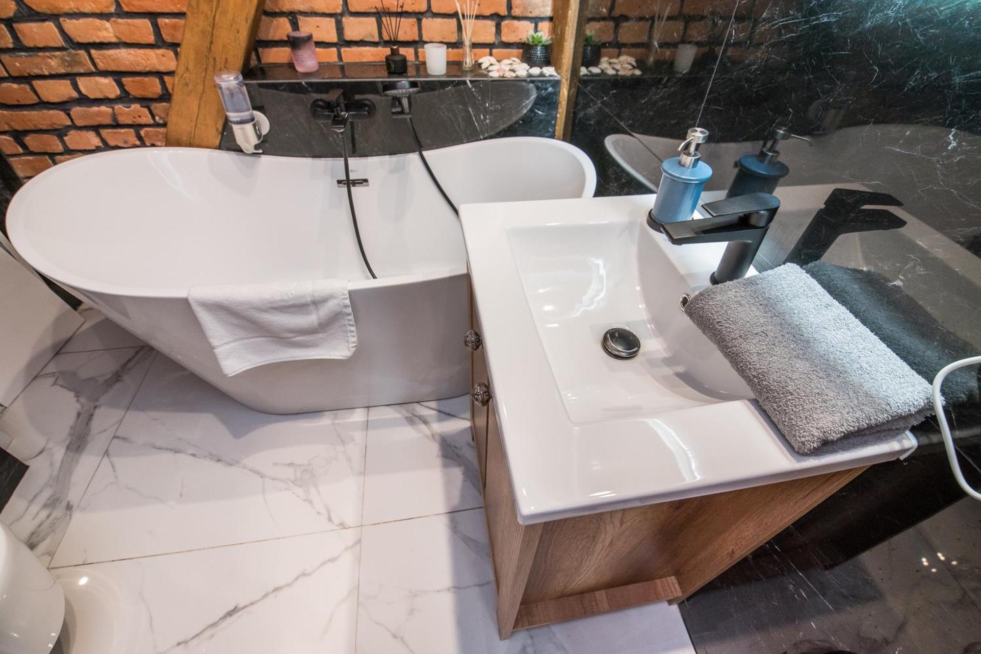 Przytulny Apartament Z Wieza グリヴィツェ エクステリア 写真